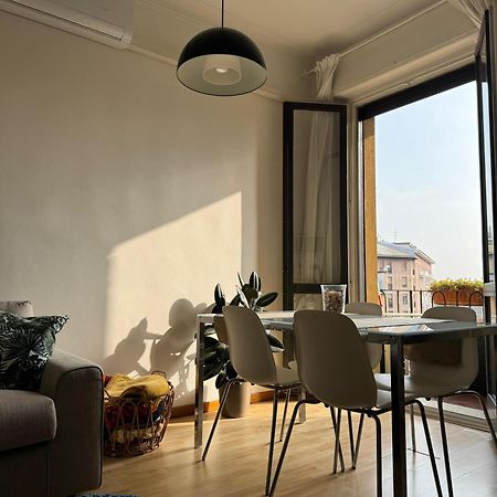 Trilocale Con Due Balconi A Isola Porta Nuova Lejlighed Milano Eksteriør billede