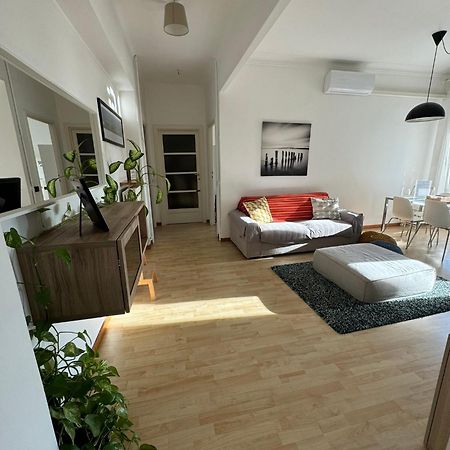 Trilocale Con Due Balconi A Isola Porta Nuova Lejlighed Milano Eksteriør billede