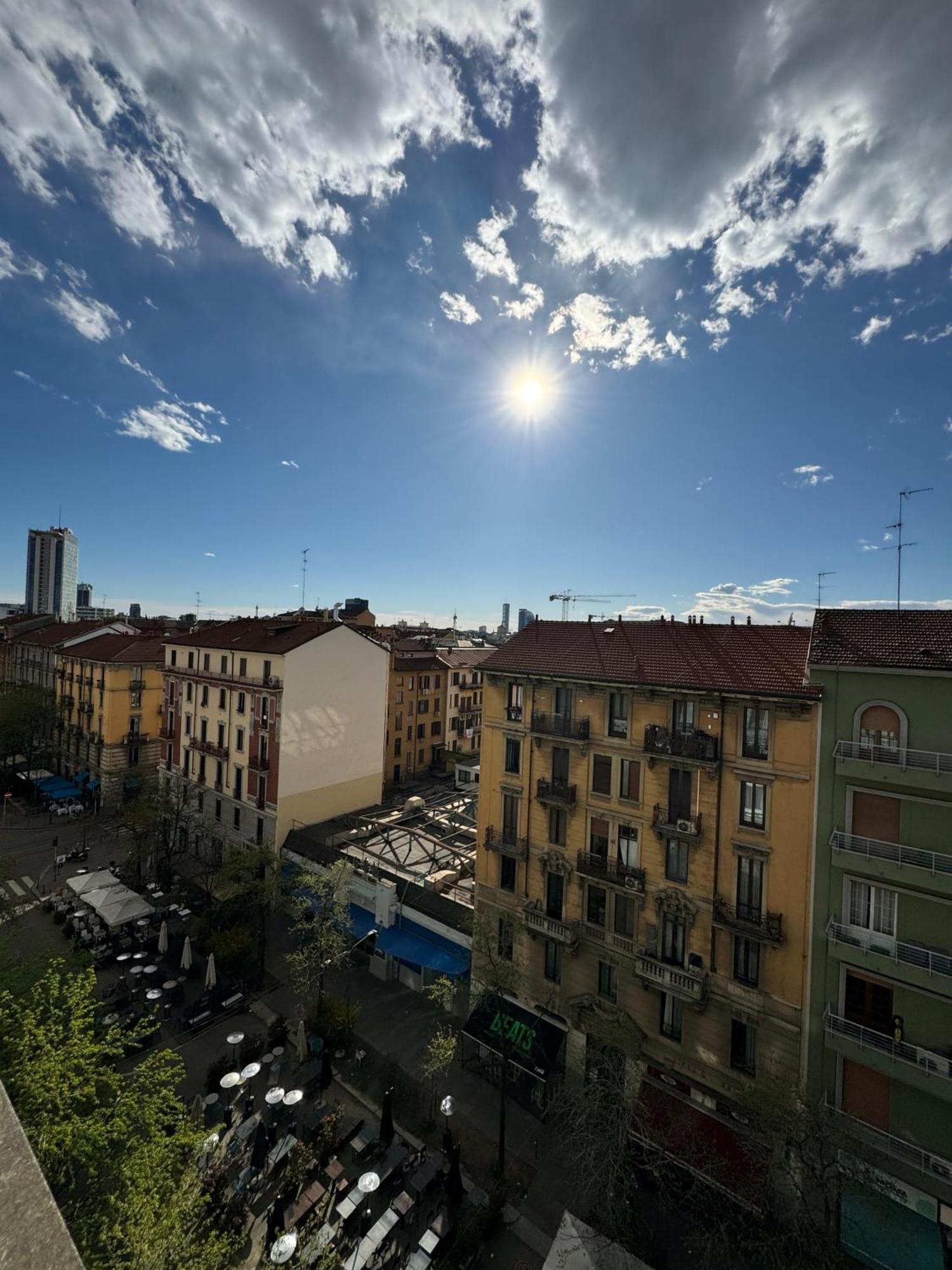 Trilocale Con Due Balconi A Isola Porta Nuova Lejlighed Milano Eksteriør billede